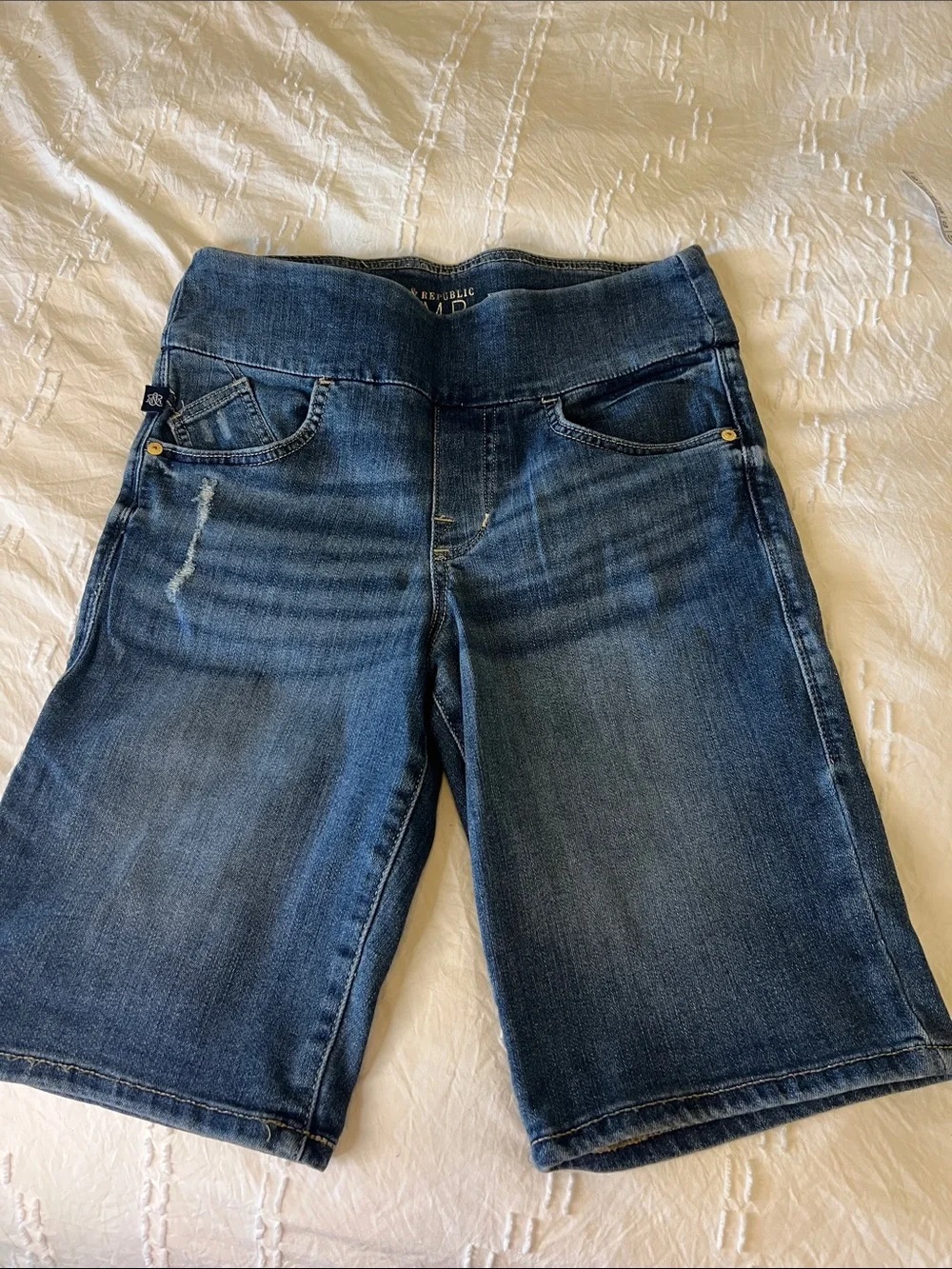 Rock & Republic Shorts Fever Bermuda Blue Denim 8 Pull On Slimming Rx Jean Long